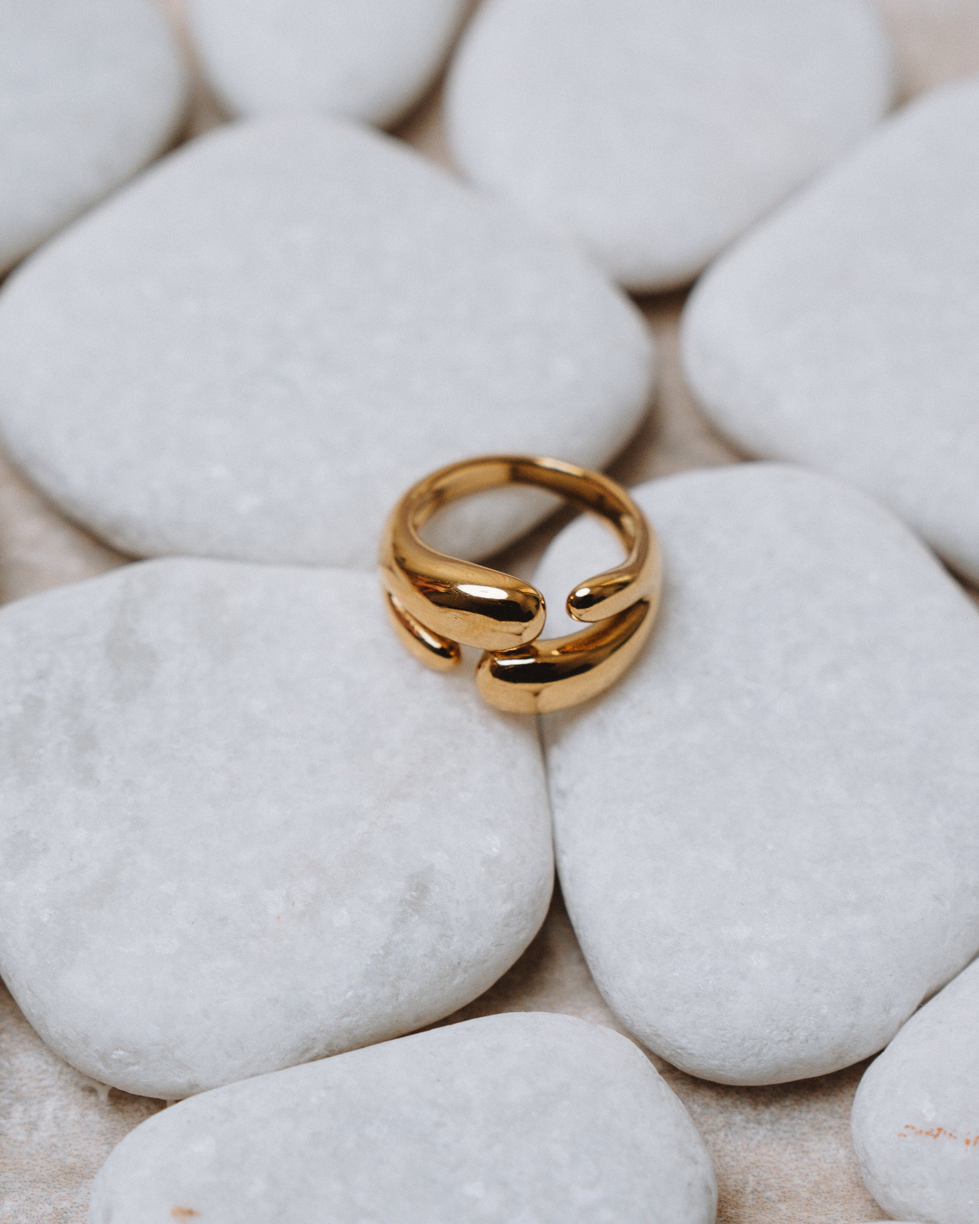 Isis Ring