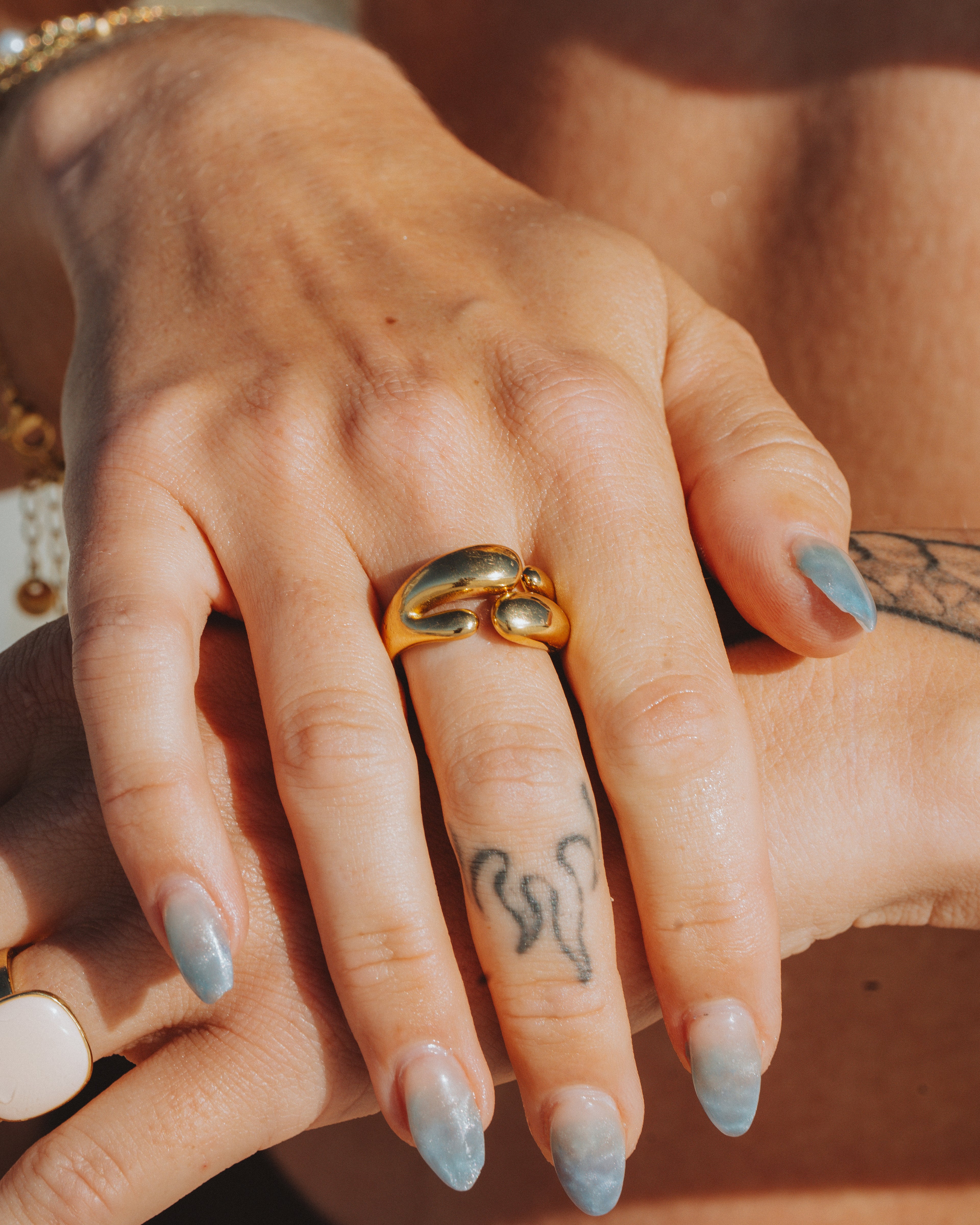 Isis Ring
