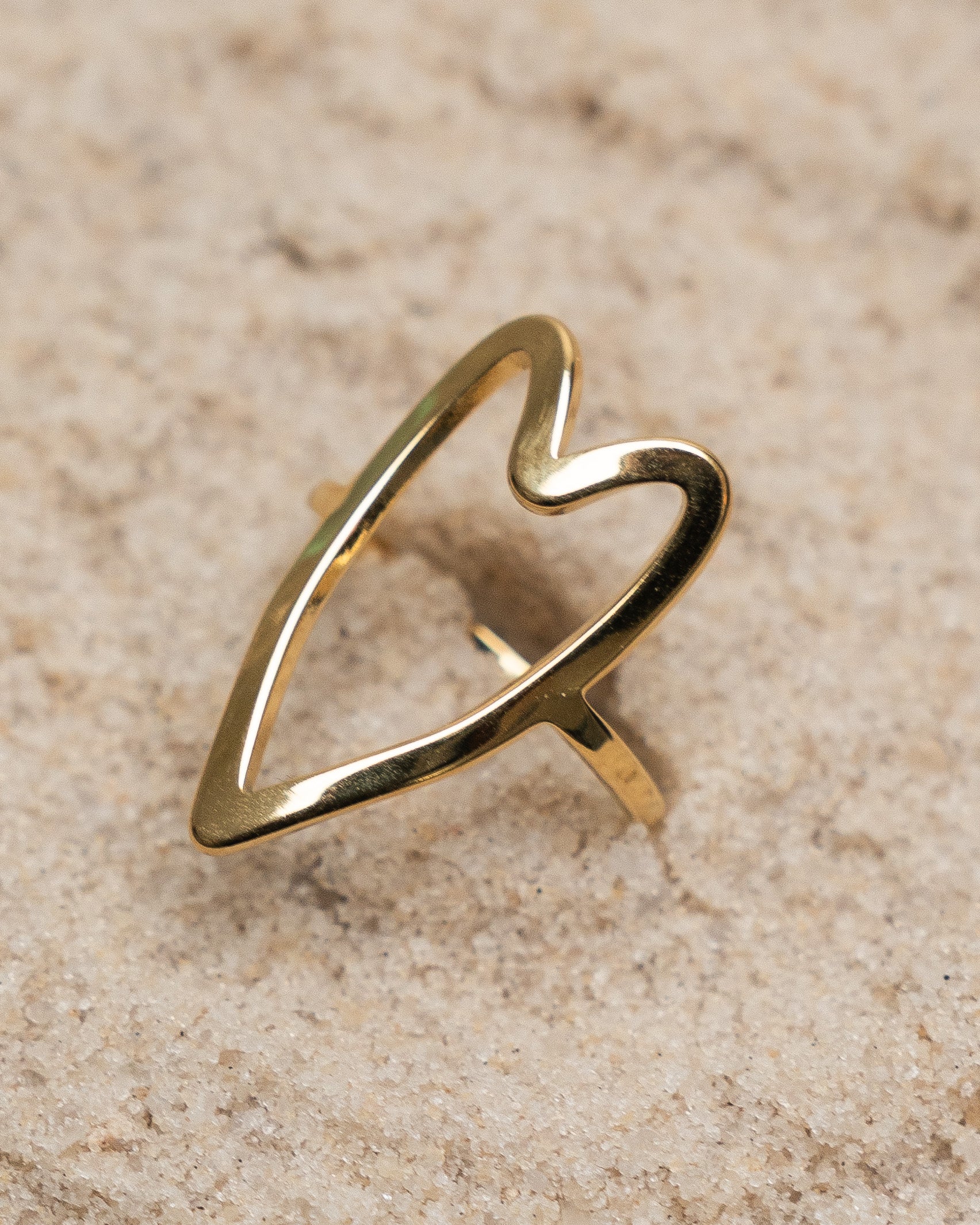 Amora Ring