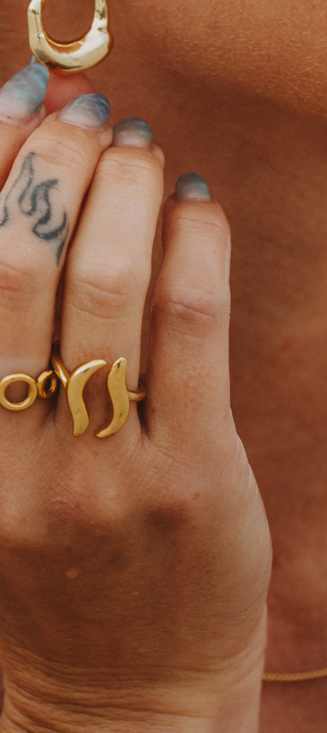 Waves Ring