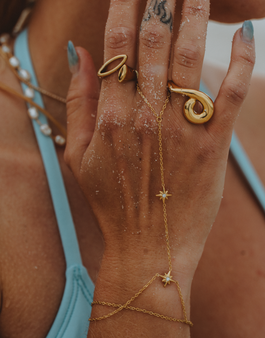 Zaskia Hand Chain
