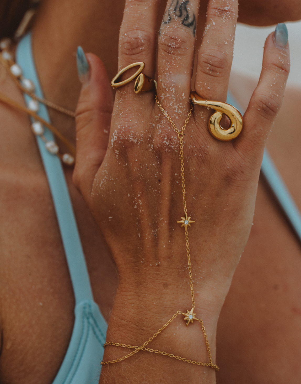 Zaskia Hand Chain