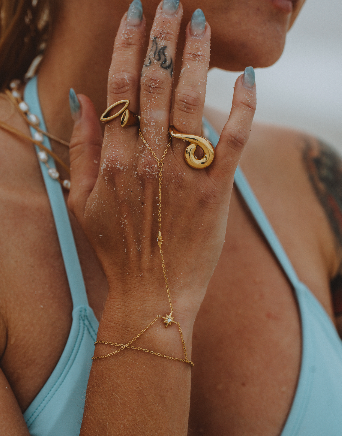 Zaskia Hand Chain